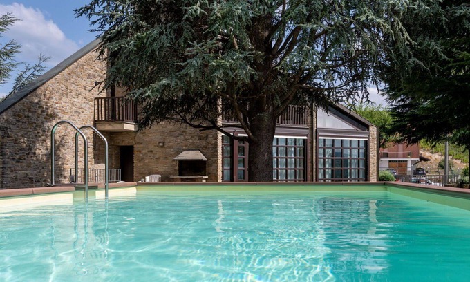 Santo Stefano Belbo Casa | Casa de vacaciones privada con WIFI, piscina privada, TV, terraza, mascotas permitida, aparcamiento