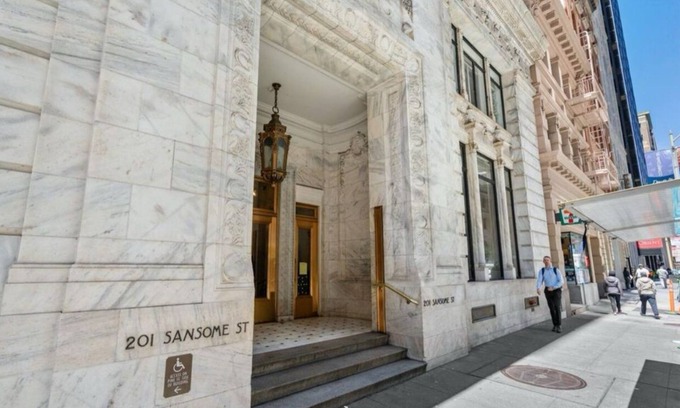 Chinatown Condominio | Stunning Penthouse Condo in Iconic Building - Heart of SF Financial District, AC