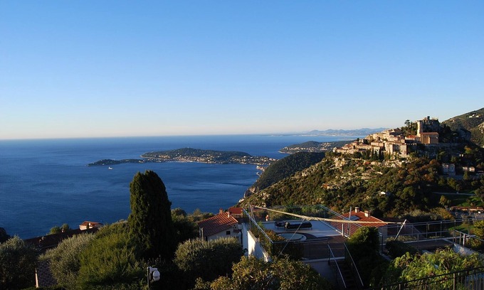 Eze Apartamento | Impresionante ático con vistas panorámicas de Eze Village y la Riviera francesa