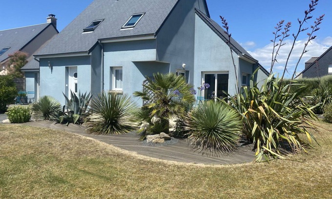 Bretteville-sur-Ay Casa | Maravillosa casa de vacaciones privada para 6 personas con WIFI, TV, terraza y mascotas permitida