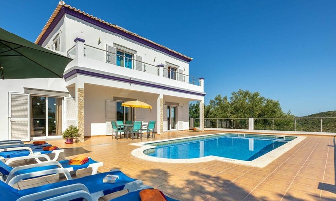 Azinhal e Amendoeira Casa | Stunning private villa for 6 guests with WIFI, private pool, A/C, TV, terrace and parking