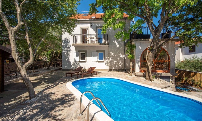 Kornic Casa | Estupenda casa de vacaciones privada con piscina privada, WIFI, A/C, TV, terraza, aparcamiento