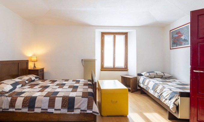 Villa di Tirano Casa | Maravillosa casa de vacaciones privada con WIFI, A/C, TV, patio, mascotas permitida y aparcamiento