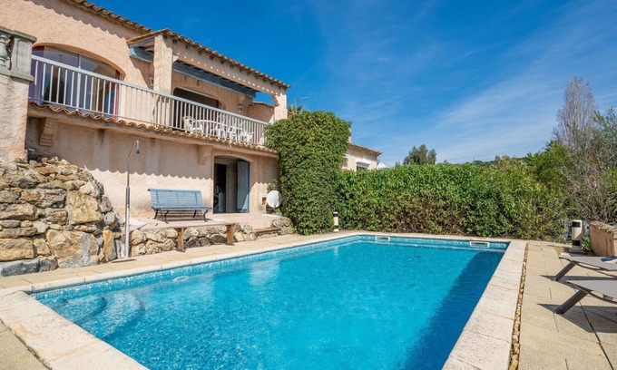 Guerrevieille Casa | Casa de vacaciones privada con WIFI, piscina privada, TV, balcón, mascotas permitida, aparcamiento
