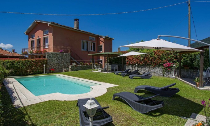 Montefegatesi Casa | Casa de vacaciones privada con WIFI, piscina privada, TV, patio, vista panorámica, aparcamiento