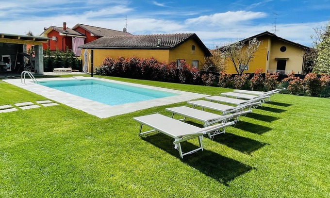 Piobesi d'Alba Apartamento | Stunning private apartment with exclusive swimming pool near Alba