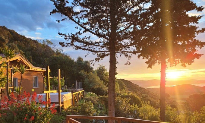 Monte Argentario Casa | Stunning private villa for 6 guests with WIFI, hot tub, A/C, TV, patio, pets allowed and parking