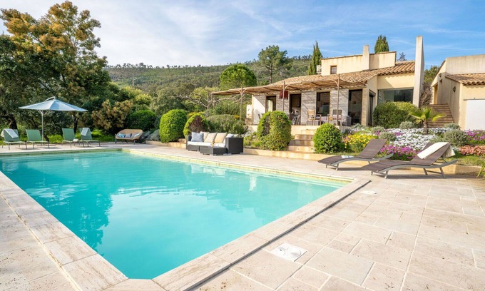 La Mole Casa | Maravillosa casa de vacaciones privada con piscina privada, WIFI, A/C, TV, terraza, aparcamiento
