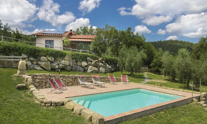 Roccastrada Villa | Preciosa casa de vacaciones privada con WIFI, piscina privada, A/C, TV, patio y aparcamiento