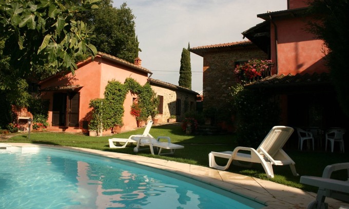 Lucignano Villa | Preciosa casa de vacaciones privada para 12 personas con piscina privada, WIFI, TV y aparcamiento