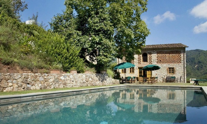 Pescaglia Villa | Casa de vacaciones privada con piscina privada, WIFI, TV, patio, vista panorámica, cerca de Lucca