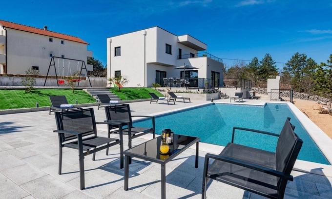 Kamenmost Villa | Casa de vacaciones privada con piscina privada, WIFI, A/C, TV, terraza, vista panorámica