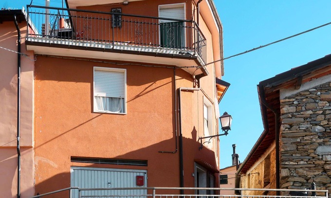 Aurigo Casa | Estupenda casa de vacaciones privada con WIFI, TV, terraza, vista panorámica, aparcamiento