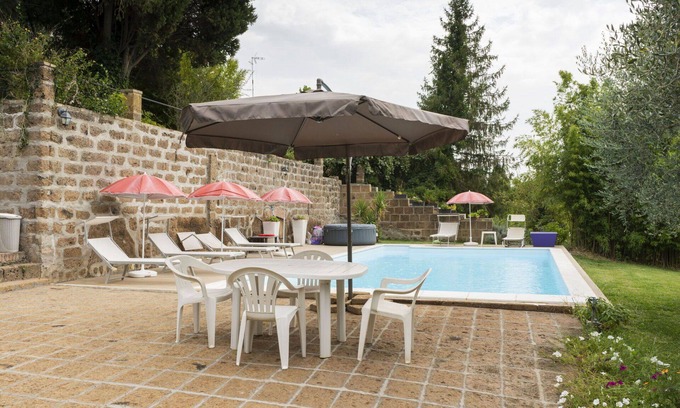 Corchiano Casa | Casa de vacaciones privada con piscina privada, WIFI, TV, patio, mascotas permitida, aparcamiento