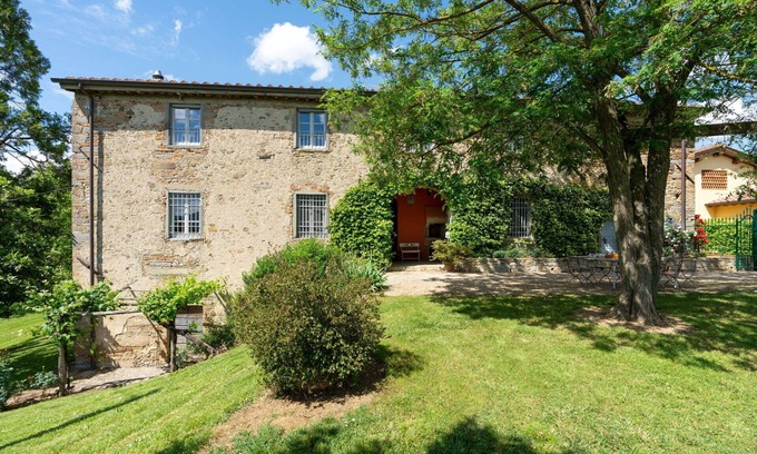 Vicchio Villa | Preciosa casa de vacaciones privada con TV, mascotas permitida, vista panorámica y aparcamiento