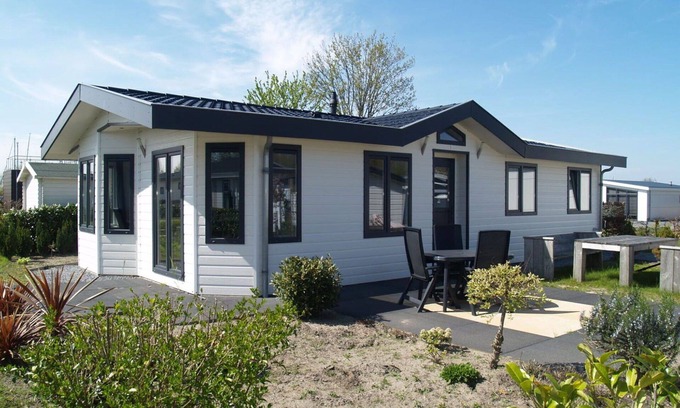 Dordtse Biesbosch Casa | Preciosa casa de vacaciones privada para 6 personas con WIFI, piscina, TV y terraza