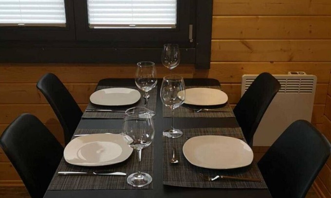 Alpenrod Casa | Maravillosa casa de vacaciones privada para 4 personas con TV, terraza y aparcamiento