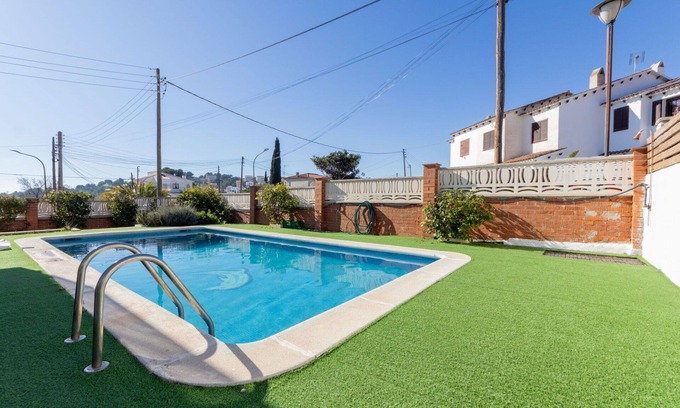 Creixell Casa | Preciosa casa de vacaciones privada con piscina privada, WIFI, A/C, TV, patio y mascotas permitida