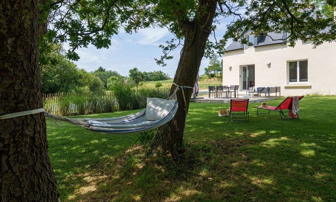 Plovan Casa | Maravillosa casa de vacaciones privada para 5 personas con WIFI, TV y terraza