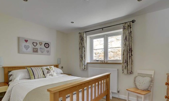 Maidstone Villa | Maravillosa casa de vacaciones privada para 2 personas con WIFI, TV, patio y aparcamiento