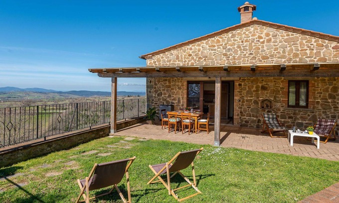Scansano Casa | Casa de vacaciones privada con WIFI, patio, mascotas permitida, vista panorámica, aparcamiento
