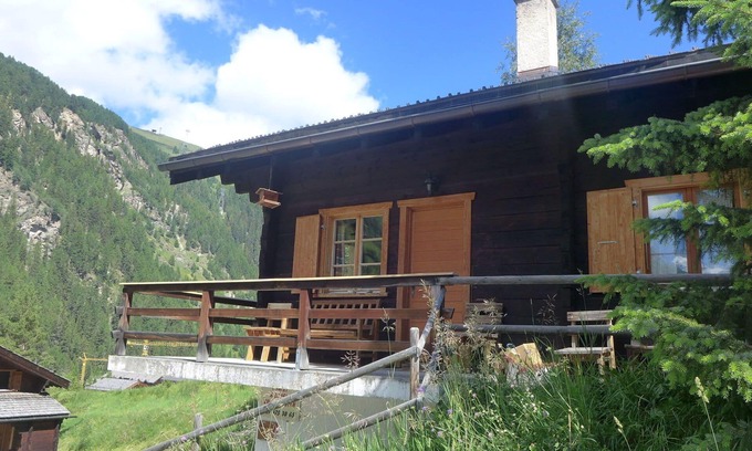 Zinal Casa | Casa de vacaciones privada con WIFI, TV, patio, mascotas permitida, vista panorámica, aparcamiento