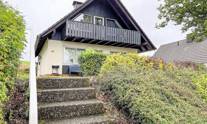 Hausen Casa | Preciosa casa de vacaciones privada para 8 personas con WIFI, TV, terraza y mascotas permitida