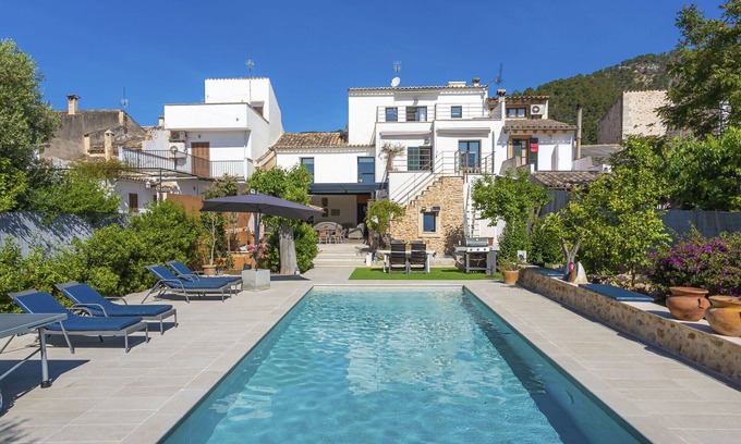 Alaro Villa | Estupenda casa de vacaciones privada para 12 personas con A/C, piscina privada, WIFI, TV y terraza