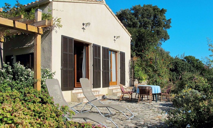 Abbazia Casa | Casa de vacaciones privada con WIFI, TV, patio, mascotas permitida, vista panorámica, aparcamiento