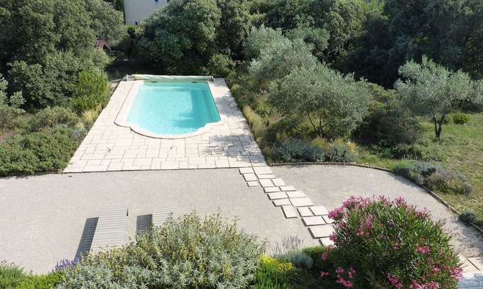 Pujaut Casa | Estupenda casa de vacaciones privada con WIFI, piscina privada, A/C, TV, terraza y aparcamiento