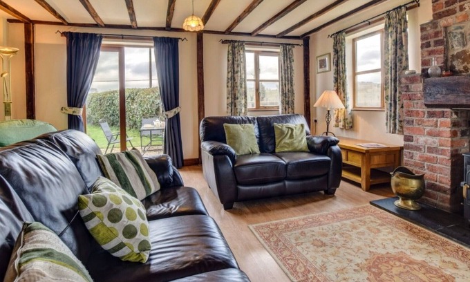 Llangyniew Casa | Estupenda casa de vacaciones privada con WIFI, TV, patio, vista panorámica y aparcamiento