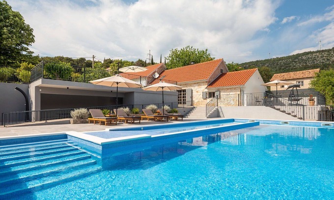 Sibenik Casa | Casa de vacaciones privada con piscina privada, WIFI, A/C, TV, terraza, vista panorámica