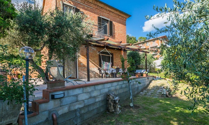 Chiusi Casa | Preciosa casa de vacaciones privada con A/C, WIFI, terraza, mascotas permitida y vista panorámica
