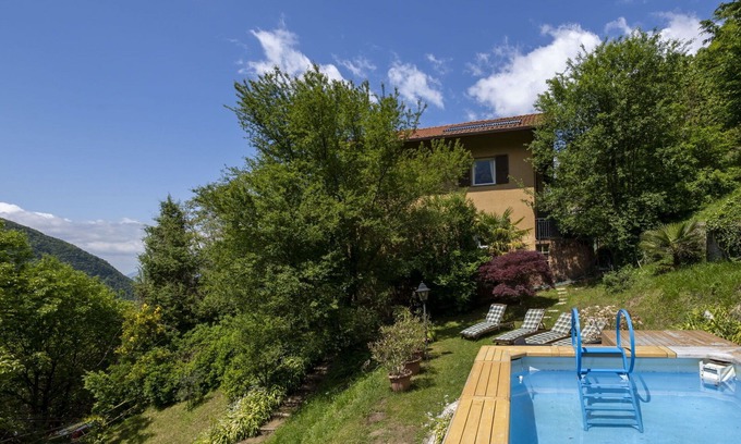 Pisogne Villa | Casa de vacaciones privada con piscina privada, WIFI, TV, patio, mascotas permitida, aparcamiento