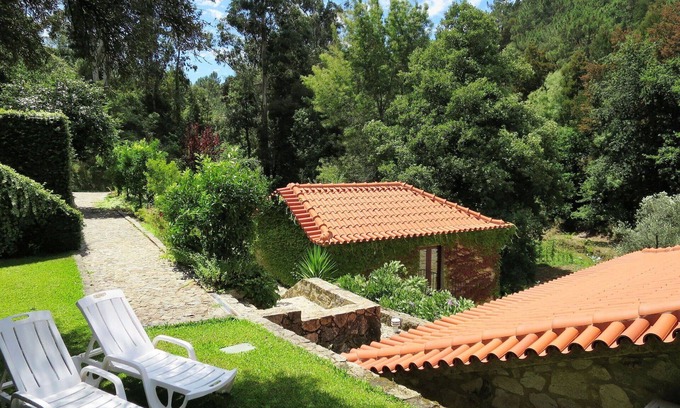 Cossourado Villa | Preciosa casa de vacaciones privada para 6 personas con WIFI, A/C, TV, terraza y aparcamiento