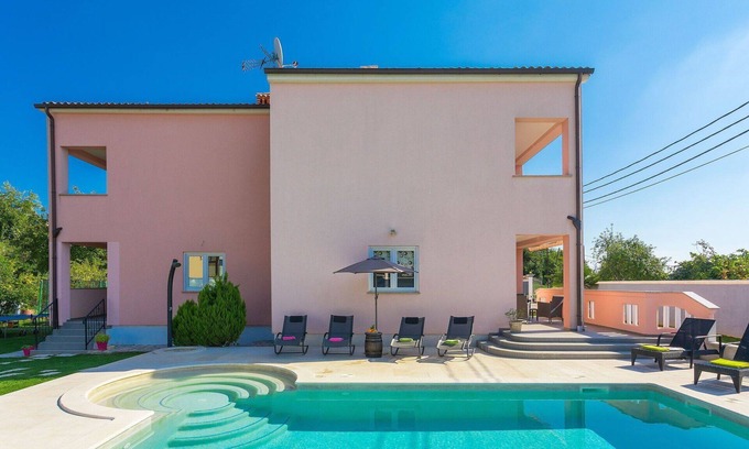 Orihi Casa | Preciosa casa de vacaciones privada con piscina privada, A/C, WIFI, TV, terraza, aparcamiento