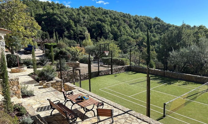 Seillans Casa | Impresionante casa de piedra provenzal con increíbles vistas y jardín