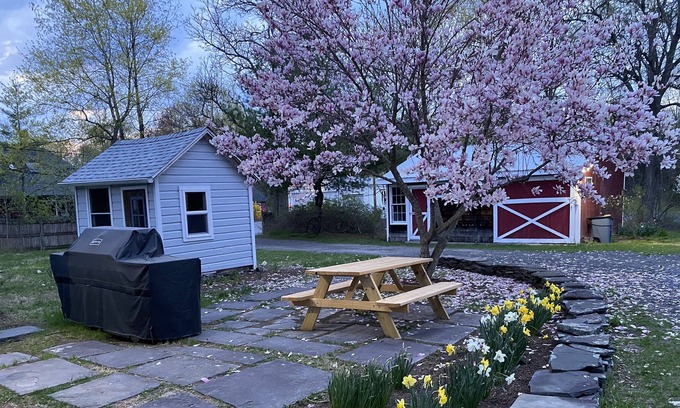 Cottekill Casa | Stunning Renovated Farmhouse- near walking trails