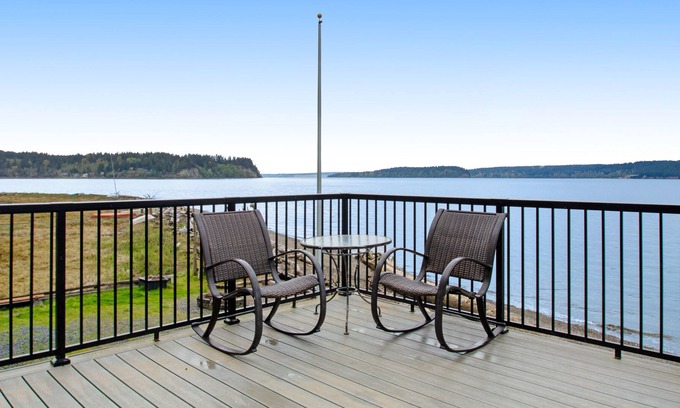 Anderson Island Casa | ¡Espléndida casa frente al mar, apta para perros, con vistas al Puget Sound!