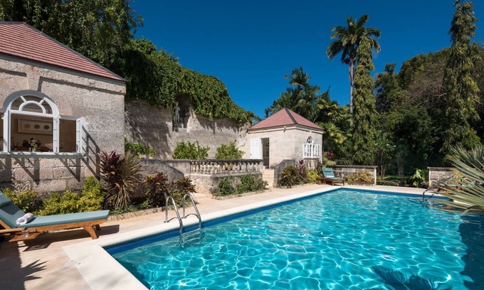 Folkestone Villa | Impresionante retiro con piscina cerca de la playa - Porters Cottage