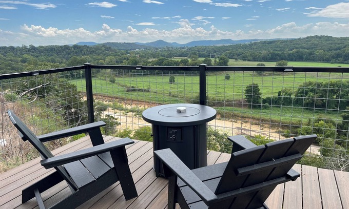 King's River Township Apartamento | Stunning River View Shipping Container near Eureka Springs