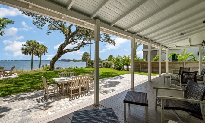 Melbourne Casa | Stunning River Views - Historic 3br Walk Dntn