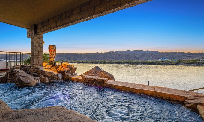 Holiday Shores Casa | Stunning Riverfront Home with Pool
