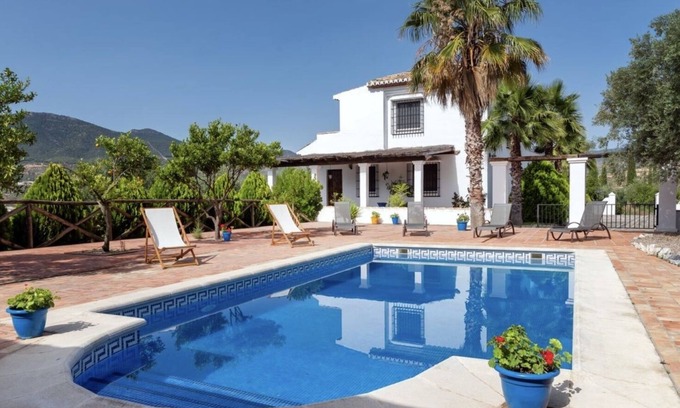 Valle de Lecrín Villa | Impresionante villa rural en el valle de Lecrín con piscina privada de tamaño familiar