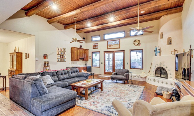 Rio Rancho Casa | Stunning Sandia Mtn Views: Rio Rancho Retreat