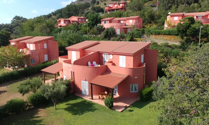 Bonifati Villa | Impresionantes vistas al mar y a la montaña: tiene capacidad para 9 personas