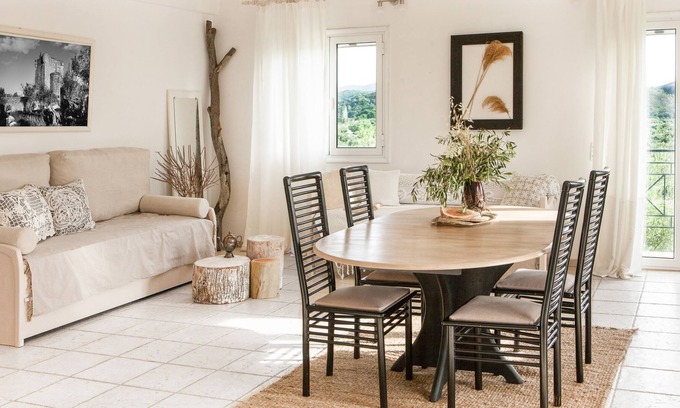 East Mani Apartamento | Stunning Sea Views, Family Home in Heart of Mani