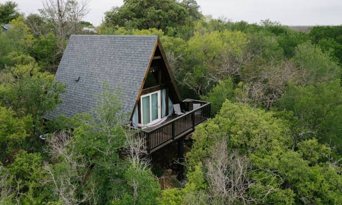 New Braunfels Cabina | Stunning, Secluded A-Frame w/ Hammock and Tree Top View