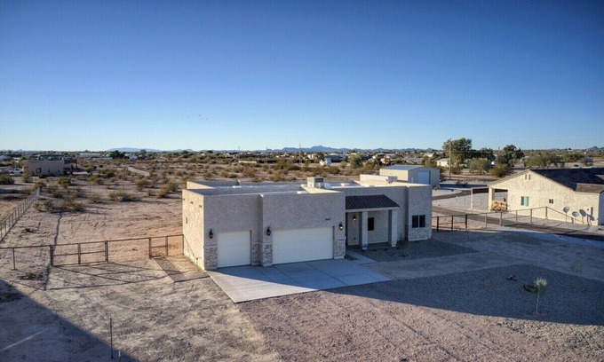 Wittmann Casa | Stunning Sonoran Horse Property on Desert Acre