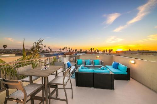 South Mission Beach Casa | Stunning South Mission Home with Private Rooftop & Ocean Views!
